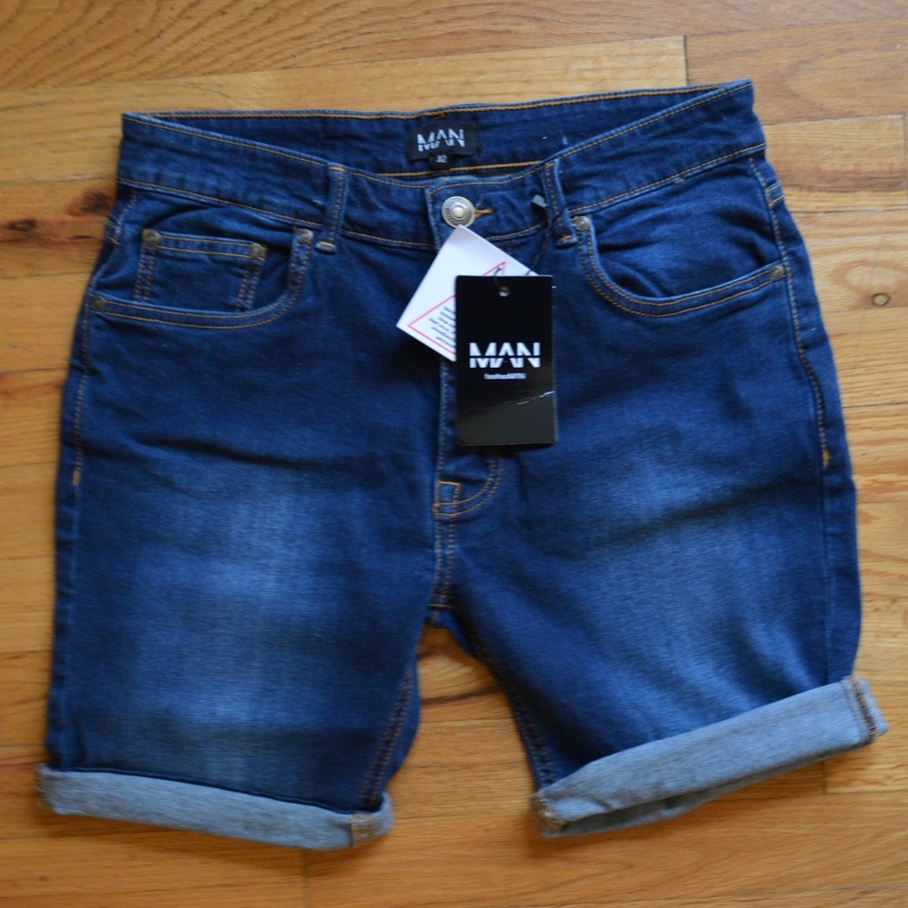 BoohooMAN men’s size 32 Dark Blue denim shorts